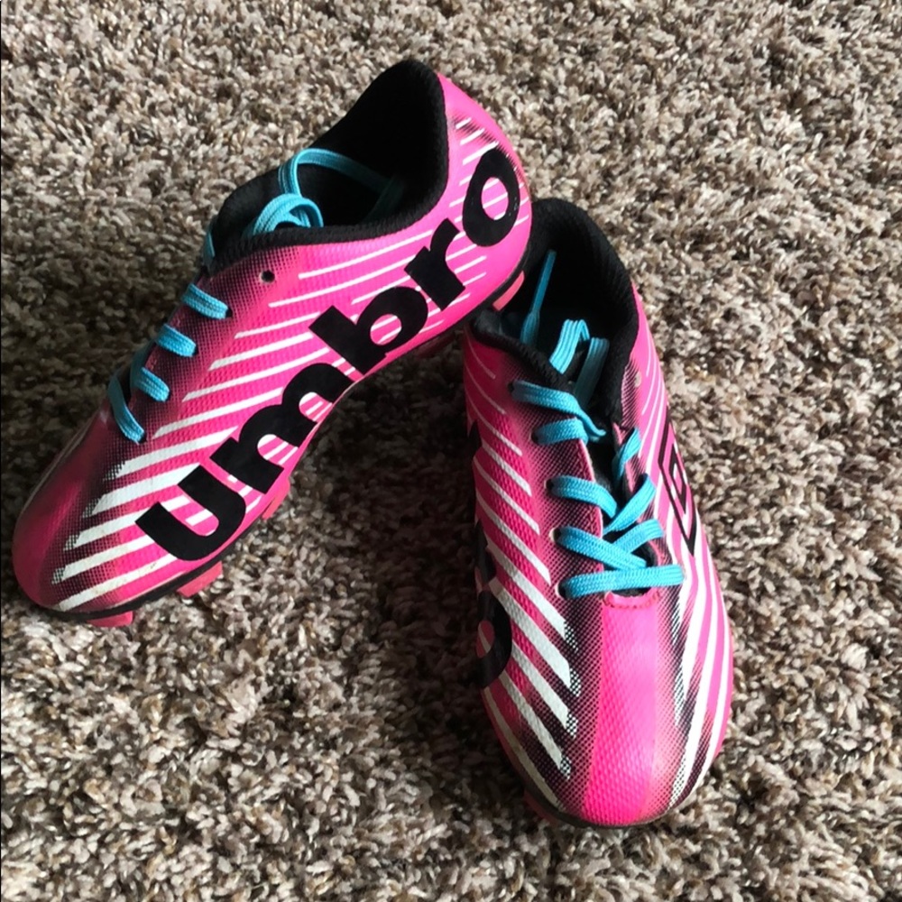 GOING-GONE SALE ☀️ Toddler girls soccer cleats